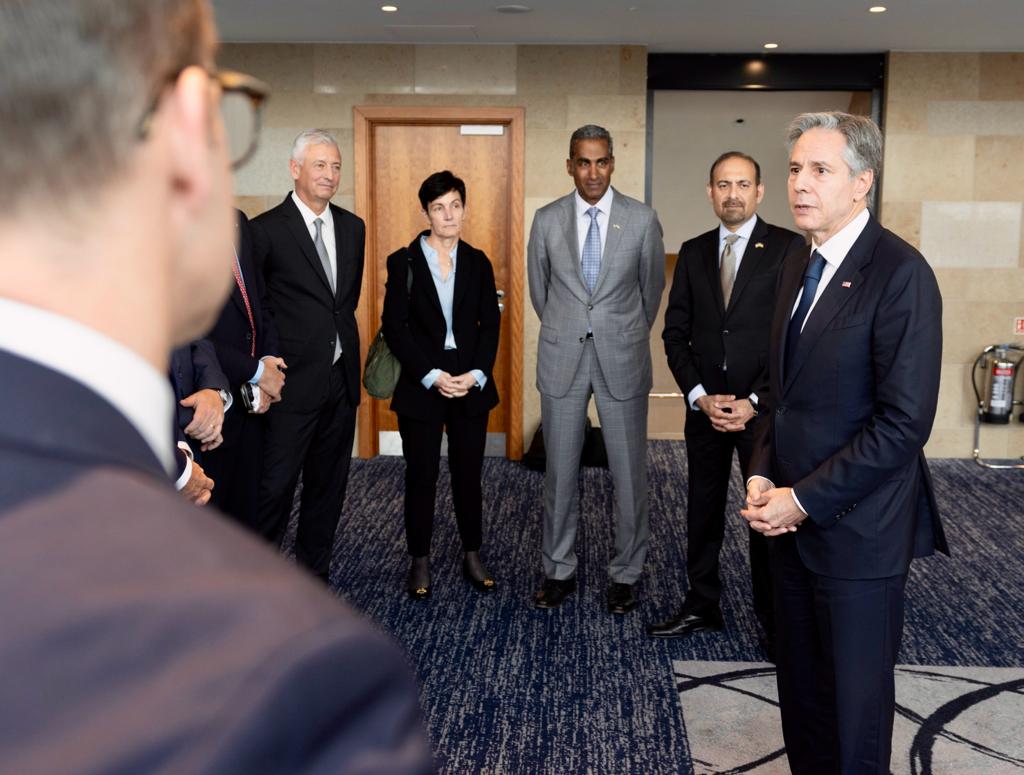 High-level diplomatic meeting with Secretary of State on Ukraine